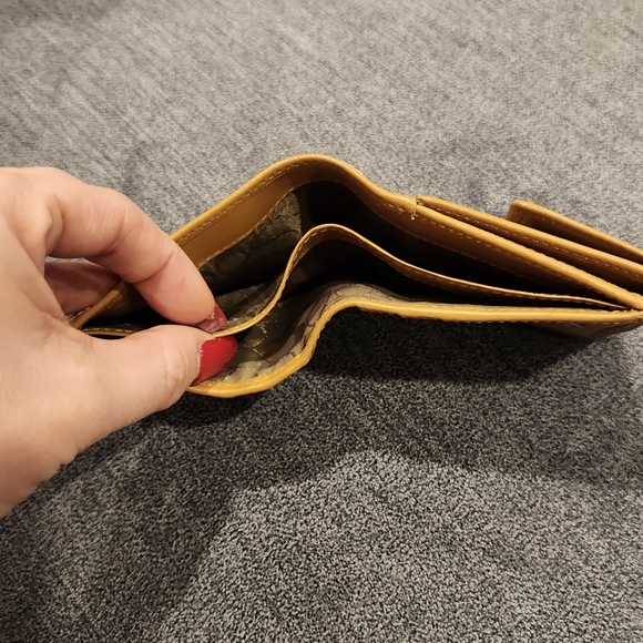 Coach Wallet - Picture 4 of 5